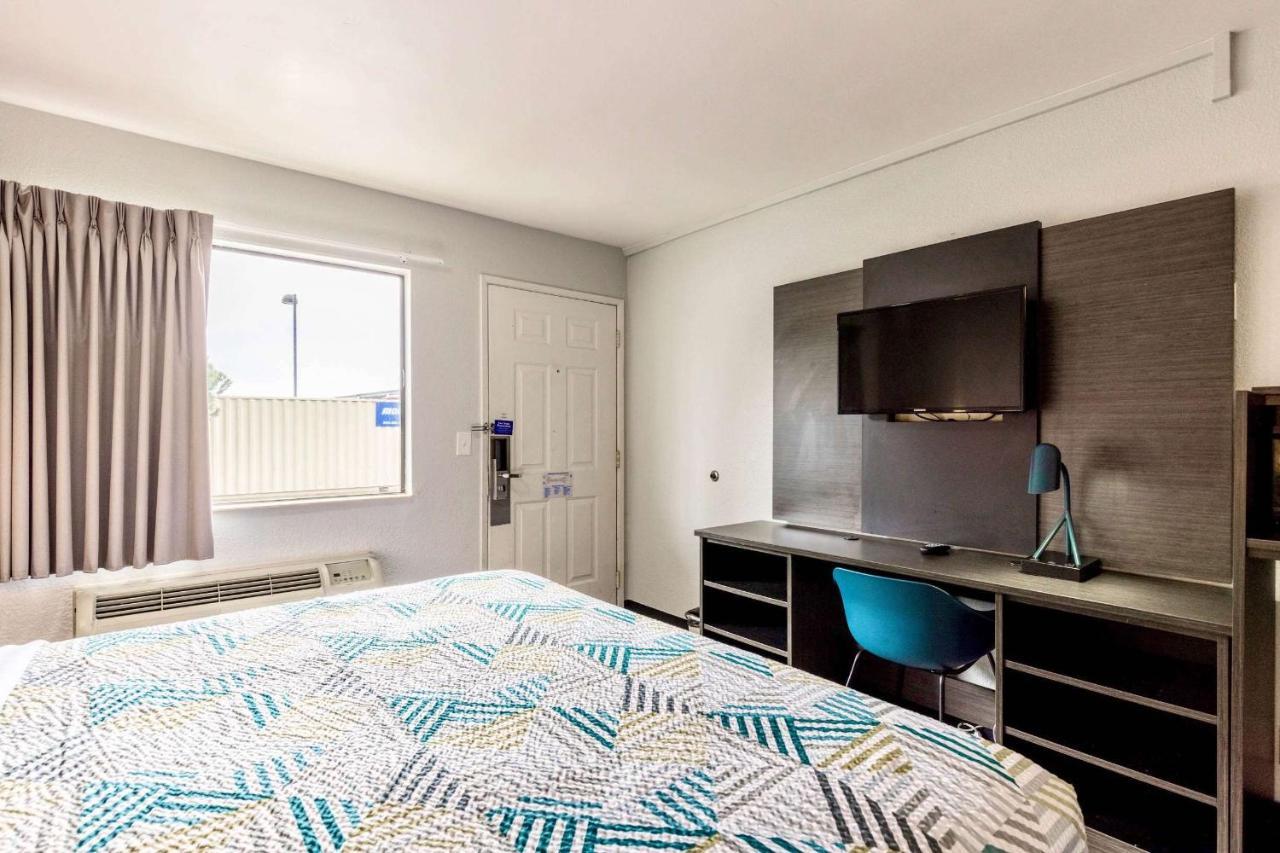 Hotel 6-carlsbad, Ca - East Near Legoland Carlsbad