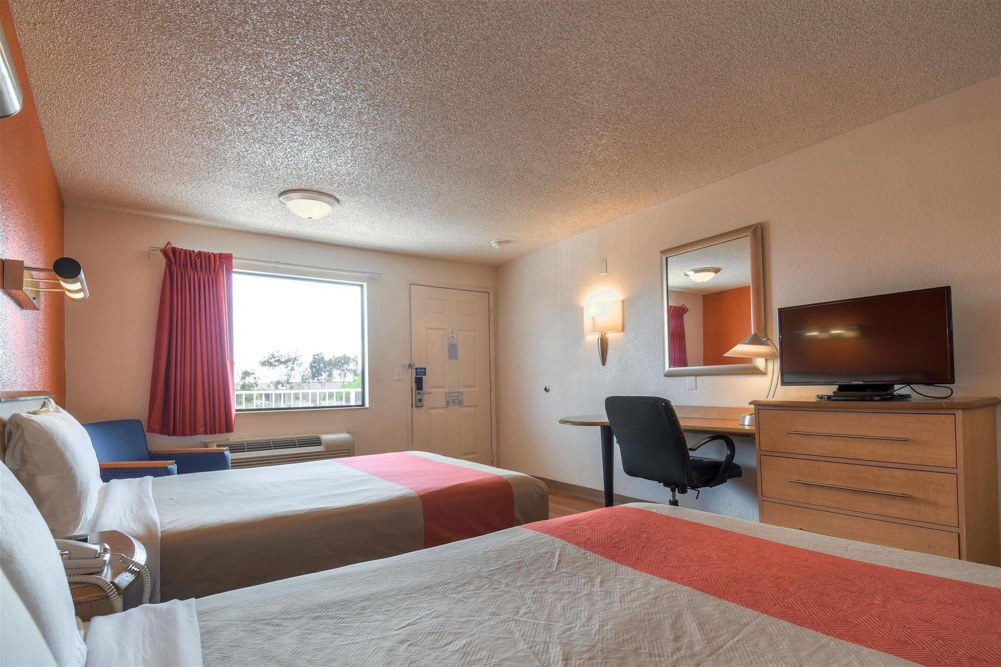 6-carlsbad, Ca - East Near Legoland 2* Carlsbad